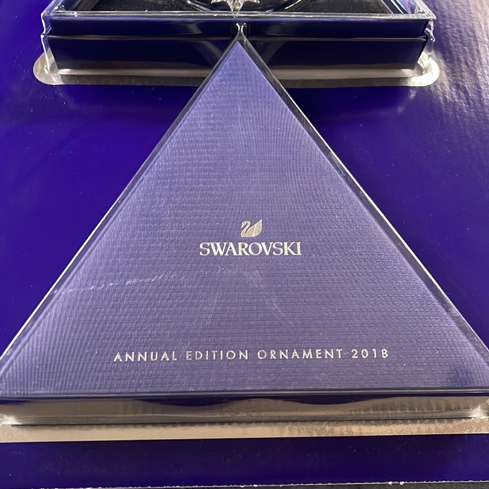 NIB Swarovski, 2018 crystal Christmas ornament annual edition - Picture 3 of 3